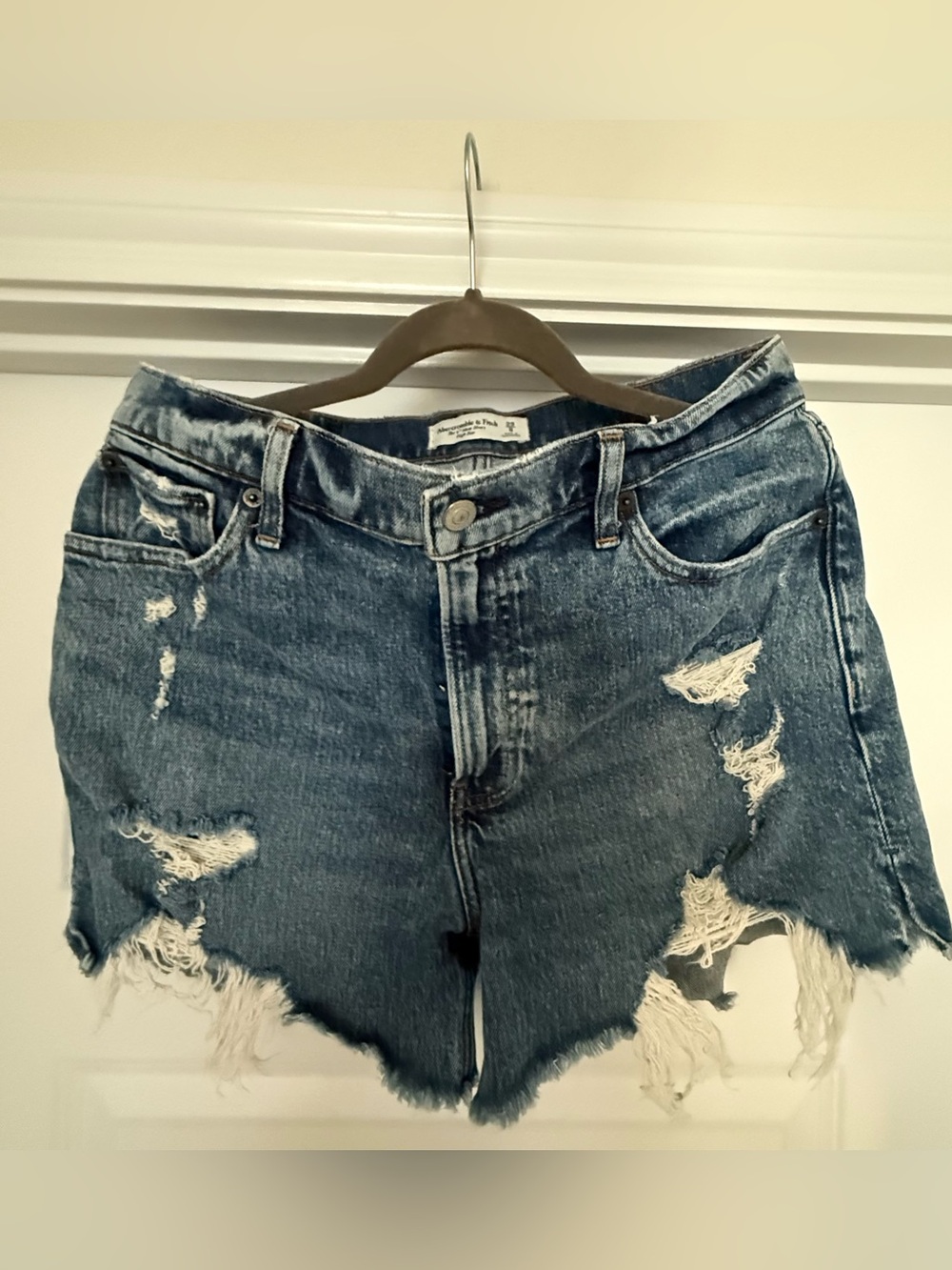 Abercrombie & Fitch Distressed Blue Denim Ankle Shorts, Size 29